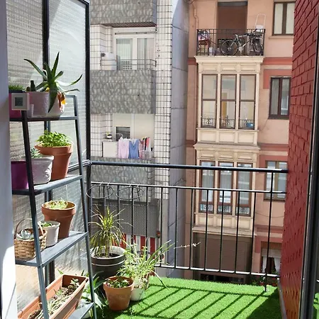 Acogedor Apartamento En Zona Casco Viejo. Bilbao